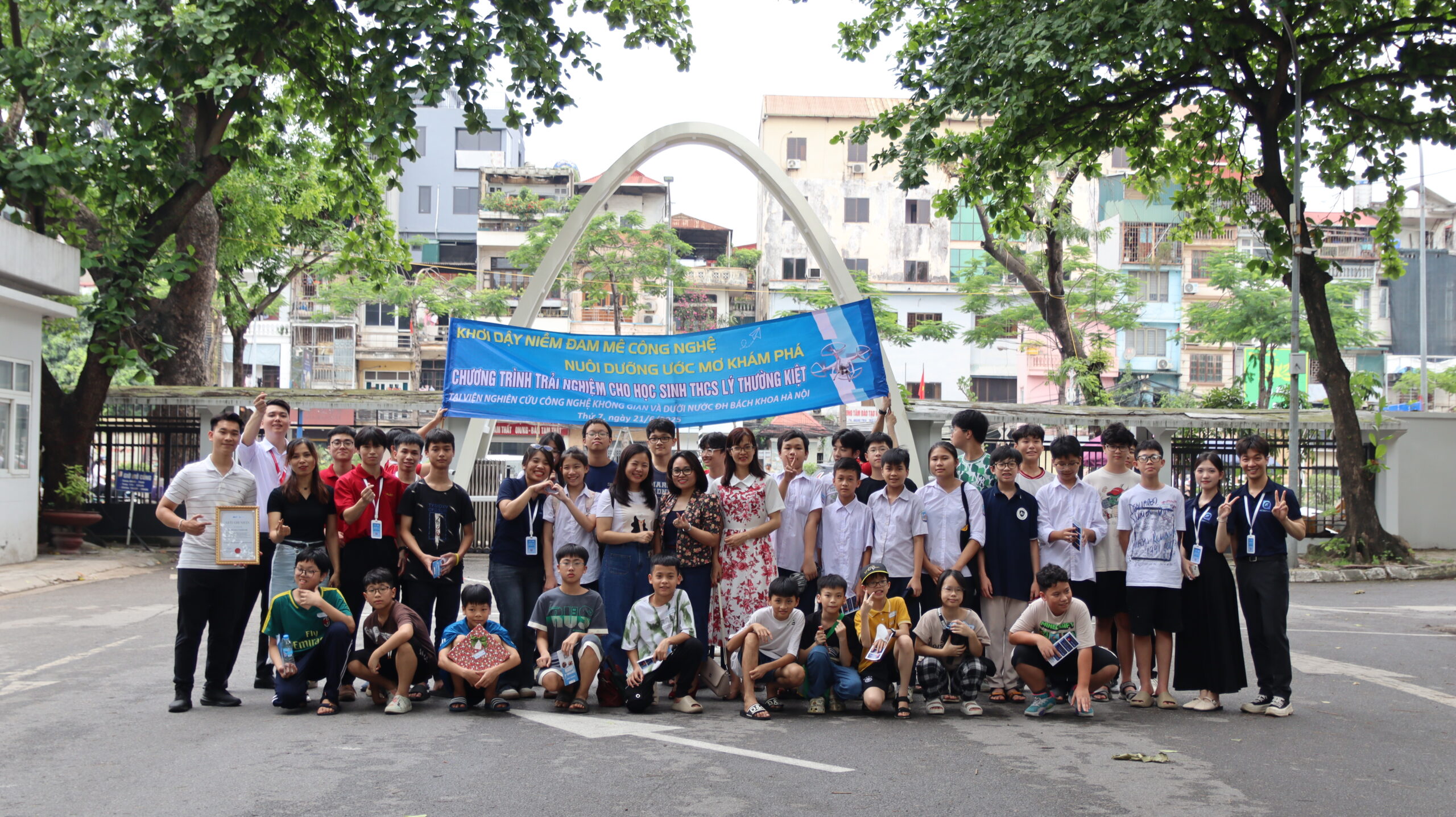 KHI KHOA HỌC CHẠM TỚI GIẤC MƠ…
